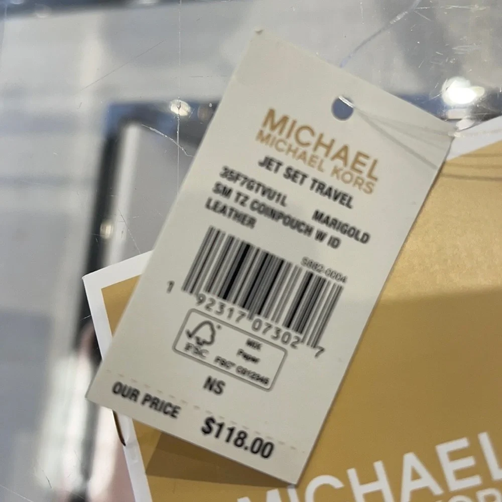 Michael Kors Jet Set Travel Small Leather Top Zip Coin Pouch With ID